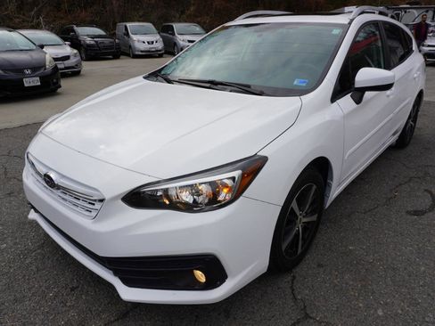 Used 2022 Subaru Impreza 2.0i Premium image 16