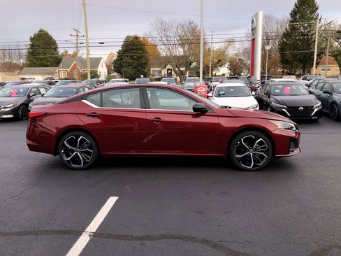 New 2025 Nissan Altima 2.5 SR w/ SR Premium Package image 14