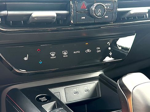 New 2026 Nissan Kicks SR w/ Cold Weather Package FWD image 23