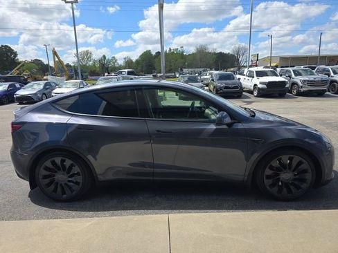 Used 2022 Tesla Model Y Performance image 6