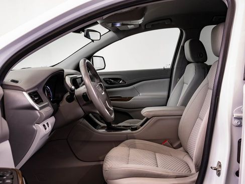 Used 2019 GMC Acadia SLE image 23