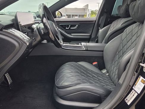 Used 2025 Mercedes-Benz S 580 4MATIC Sedan image 11