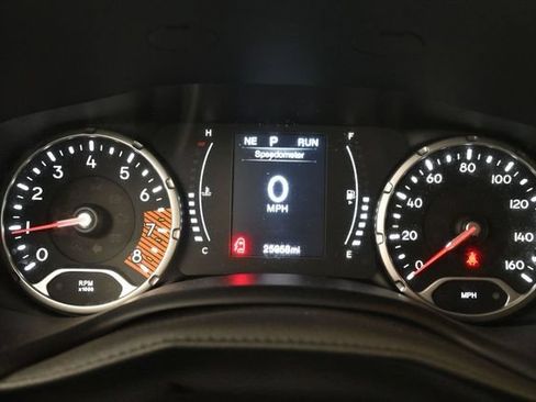 Used 2023 Jeep Renegade Latitude AWD/4WD image 12