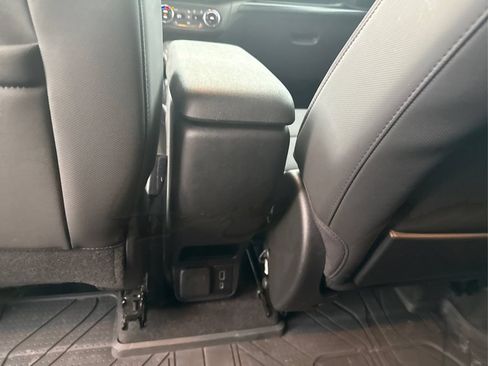 Used 2023 Chevrolet TrailBlazer RS w/ Sun and Liftgate Package FWD image 18