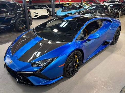 Used 2023 Lamborghini Huracan Tecnica image 11