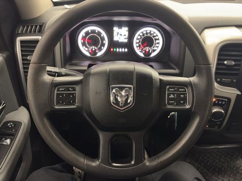 Used 2018 RAM 1500 Classic SLT image 16