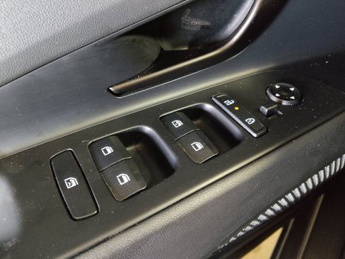 Used 2025 Hyundai Elantra Sport FWD image 27