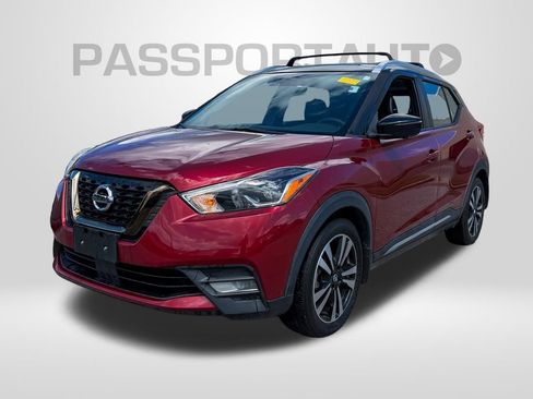 Used 2020 Nissan Kicks SR w/ SR Premium Package FWD image 1