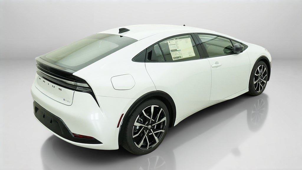 New 2027 Toyota Prius Plug-In Hybrid FWD image 9