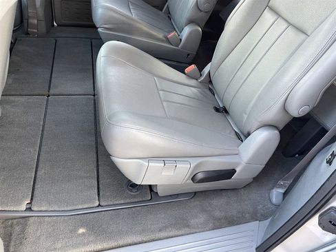 Used 2006 Dodge Grand Caravan SXT w/ Leather Interior Group FWD image 11