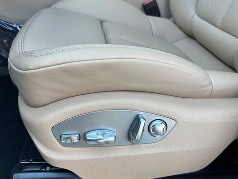 Certified 2026 Porsche Macan AWD/4WD image 14