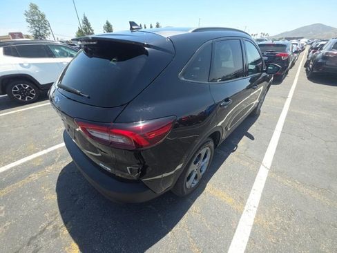 Used 2025 Ford Escape ST-Line Select AWD/4WD image 4
