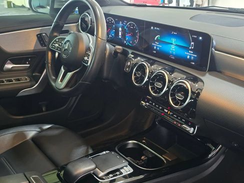 Used 2020 Mercedes-Benz CLA 250 4MATIC image 30