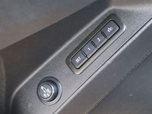 Used 2023 Chevrolet Equinox Premier FWD image 21