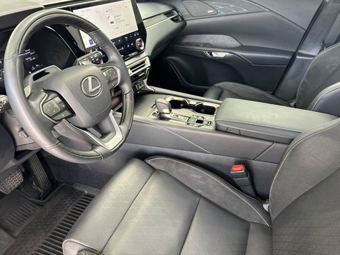 Certified 2025 Lexus RX 450h AWD w/ Luxury Package image 11