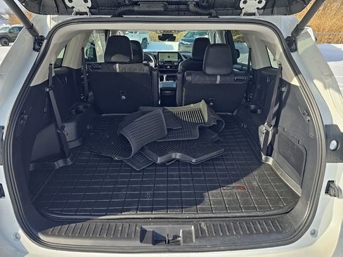 Certified 2025 Toyota Highlander XLE image 27