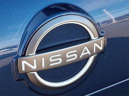 Used 2023 Nissan Rogue SV image 24