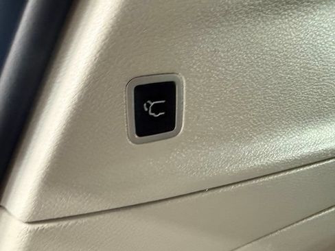 Used 2022 Chrysler Pacifica Touring-L FWD image 26