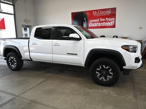 Used 2023 Toyota Tacoma TRD Off-Road w/ Technology Package AWD/4WD image 4