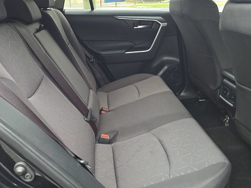 Used 2025 Toyota RAV4 XLE AWD/4WD image 13