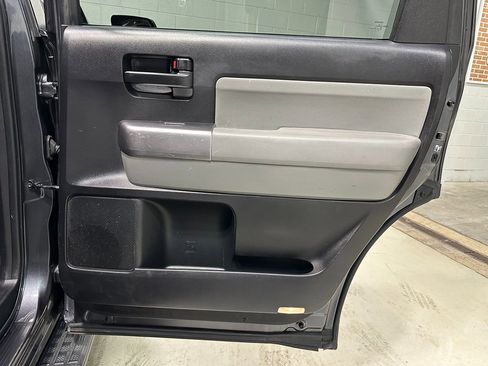 Used 2018 Toyota Sequoia SR5 image 15