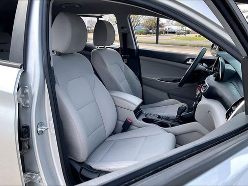 Used 2019 Hyundai Tucson SE image 9