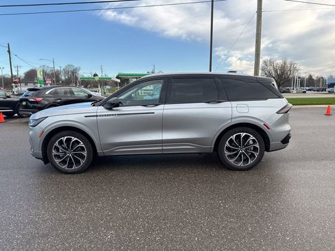 Used 2024 Lincoln Nautilus Reserve w/ Equipment Group 203A image 2