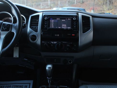 Used 2014 Toyota Tacoma 4x4 Double Cab image 21