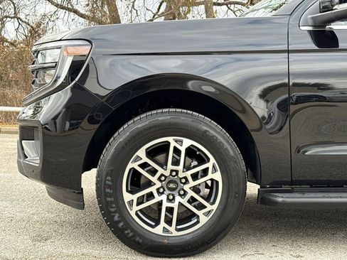 New 2026 Ford Expedition Max Active RWD image 5