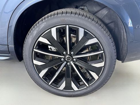 New 2026 Volvo XC90 B6 Plus w/ Protection Package Premier image 33