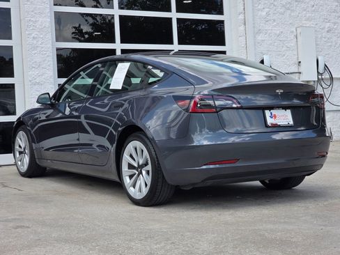 Used 2023 Tesla Model 3 Standard Range image 5
