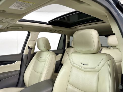 Used 2020 Cadillac XT6 Premium Luxury image 27