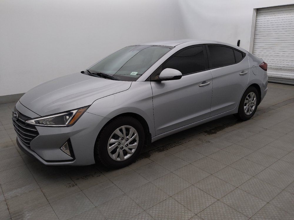 Used 2020 Hyundai Elantra SE w/ Cargo Package (C1) FWD image 2