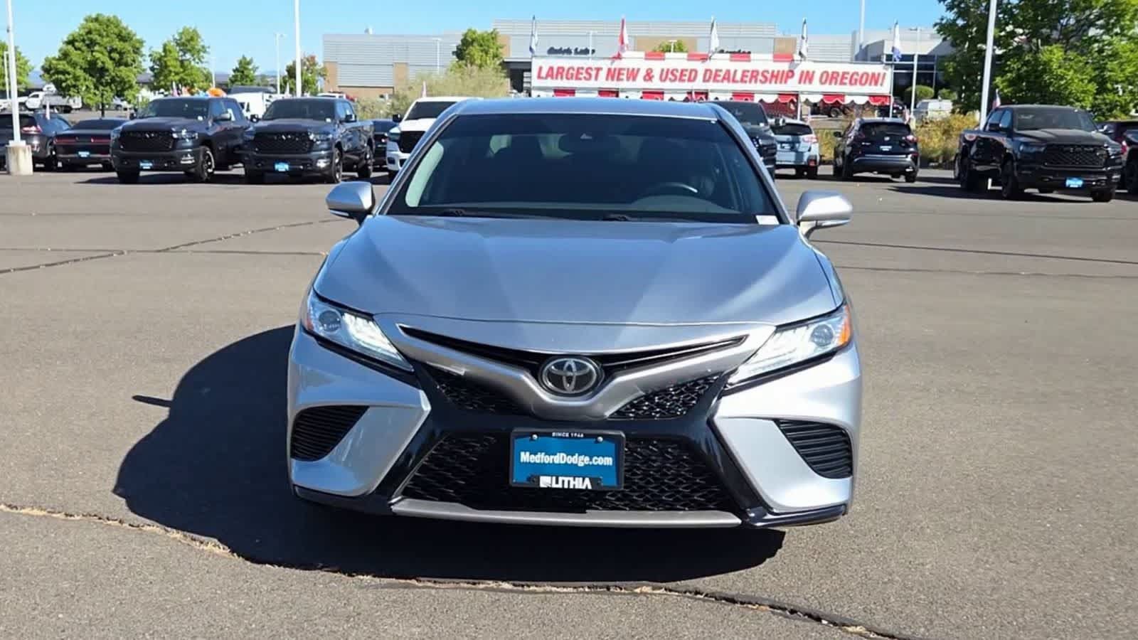 Used 2020 Toyota Camry XSE FWD image 3