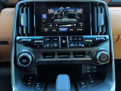 Used 2026 Lexus LX 700h Luxury w/ Appearance Package image 20