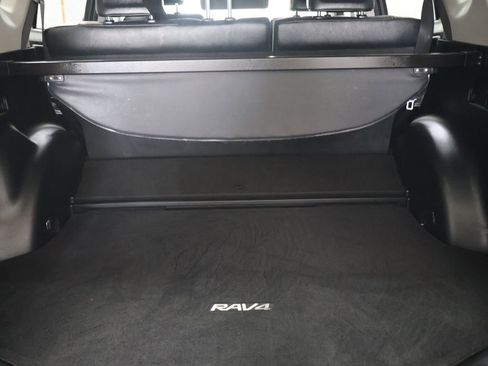 Used 2016 Toyota RAV4 Limited image 14