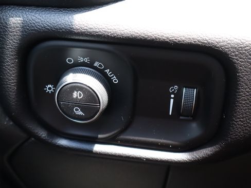 Used 2024 RAM 2500 Big Horn AWD/4WD image 21