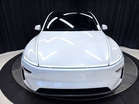 Used 2026 Tesla Model Y Long Range image 43