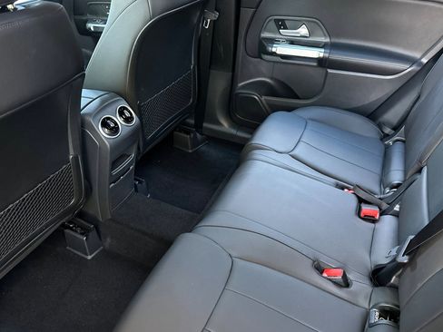 Used 2026 Mercedes-Benz GLB 250 image 21