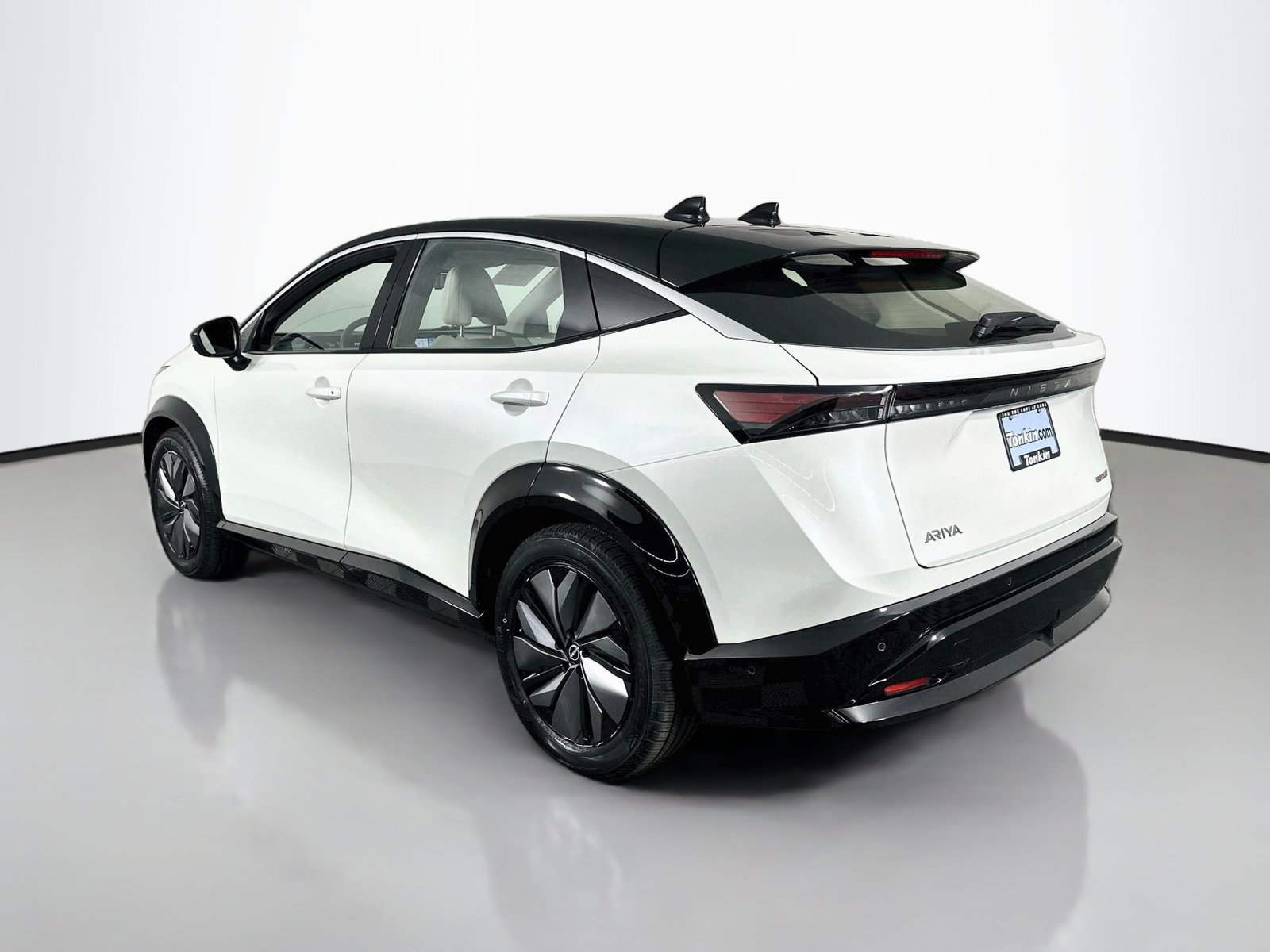 Used 2024 Nissan Ariya FWD image 5