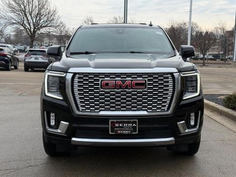 Used 2021 GMC Yukon XL Denali w/ Denali Premium Package image 8