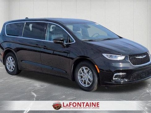 New 2026 Chrysler Pacifica Select FWD image 7
