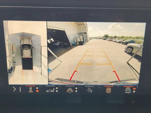 Used 2024 GMC Sierra 2500 AT4 w/ AT4 Preferred Package AWD/4WD image 16