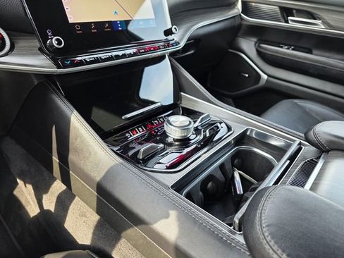 Used 2023 Jeep Wagoneer Series III w/ Preferred Equipment Group image 23