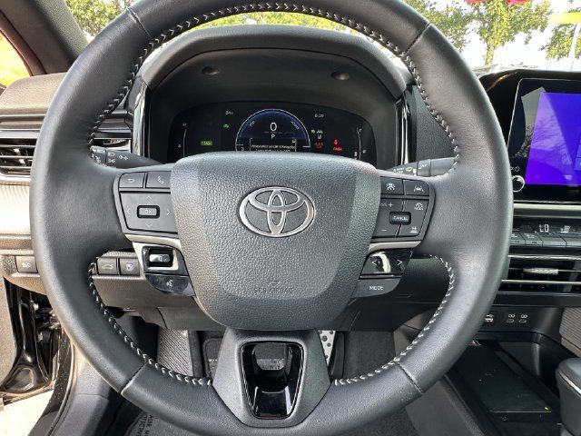 Used 2025 Toyota Camry SE w/ Convenience Package FWD image 12