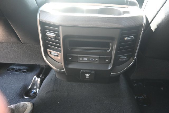 New 2026 RAM 3500 Laramie AWD/4WD image 24