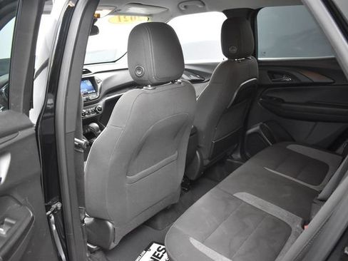 Used 2021 Chevrolet TrailBlazer LT w/ Convenience Package FWD image 12