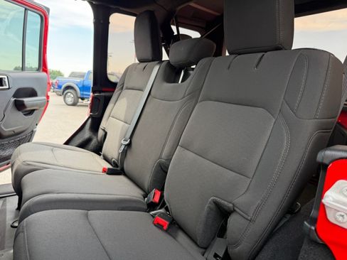 Used 2022 Jeep Wrangler Unlimited Sport AWD/4WD image 29