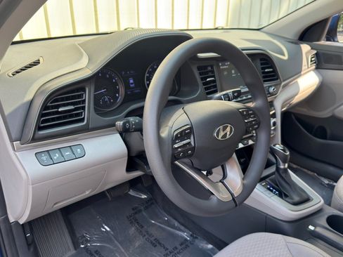Used 2020 Hyundai Elantra SEL FWD image 12