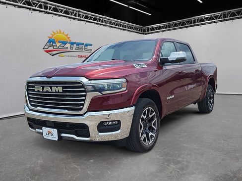 Used 2025 RAM 1500 Laramie AWD/4WD image 1